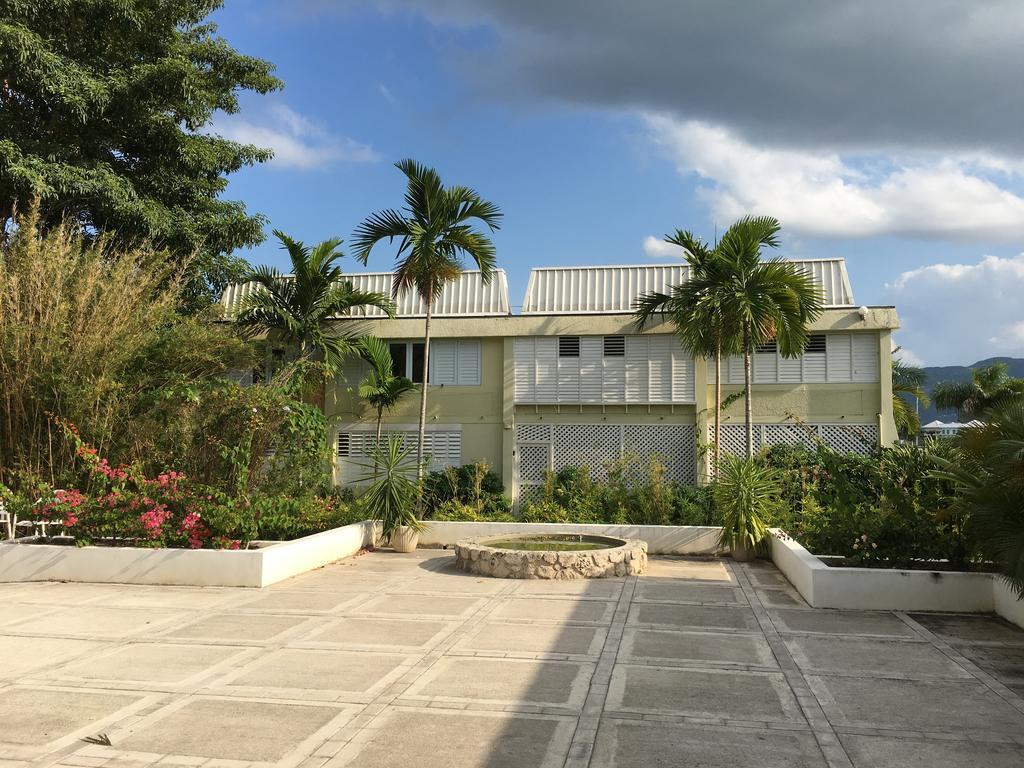 Anna'S Joye Seawind - Freeport, Montego Bay Apartment ภายนอก รูปภาพ