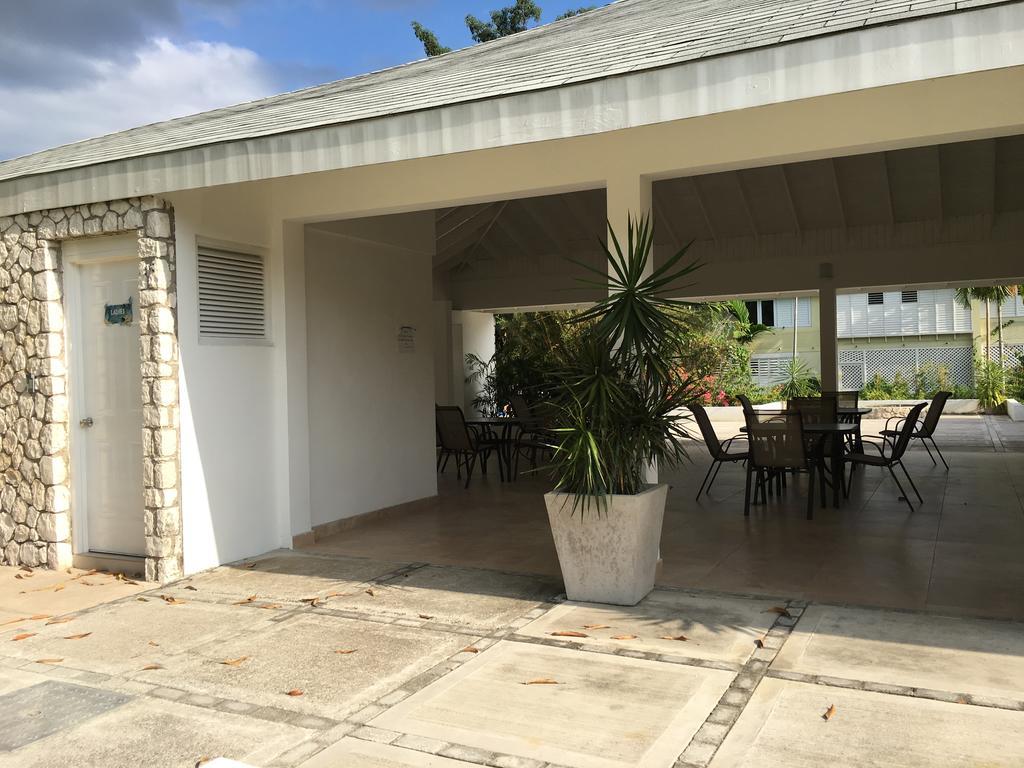 Anna'S Joye Seawind - Freeport, Montego Bay Apartment ภายนอก รูปภาพ