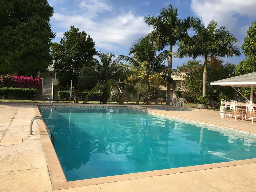 Anna'S Joye Seawind - Freeport, Montego Bay Apartment ภายนอก รูปภาพ
