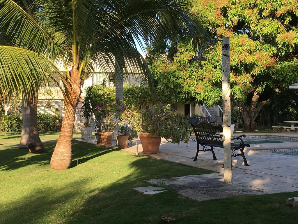 Anna'S Joye Seawind - Freeport, Montego Bay Apartment ภายนอก รูปภาพ