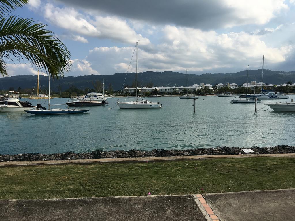 Anna'S Joye Seawind - Freeport, Montego Bay Apartment ภายนอก รูปภาพ